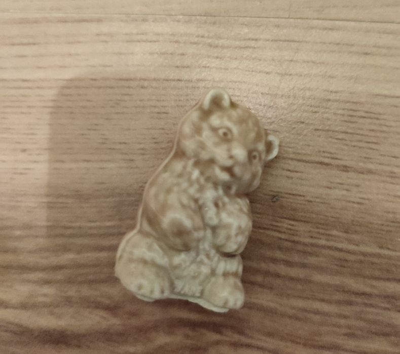 Porcelanowa figurka malutki miś
Stan bardzo dobry