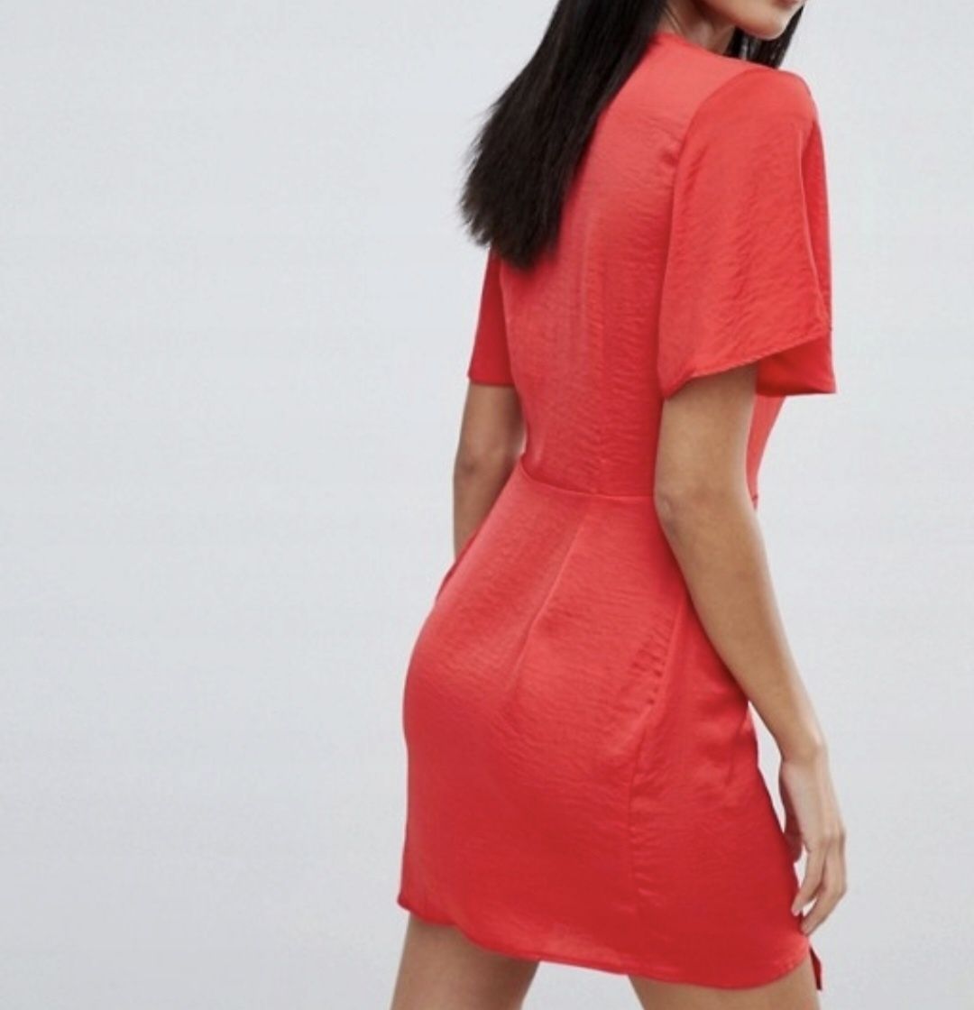 MISSGUIDED czerwona przekładana
SUKIENKA (38)