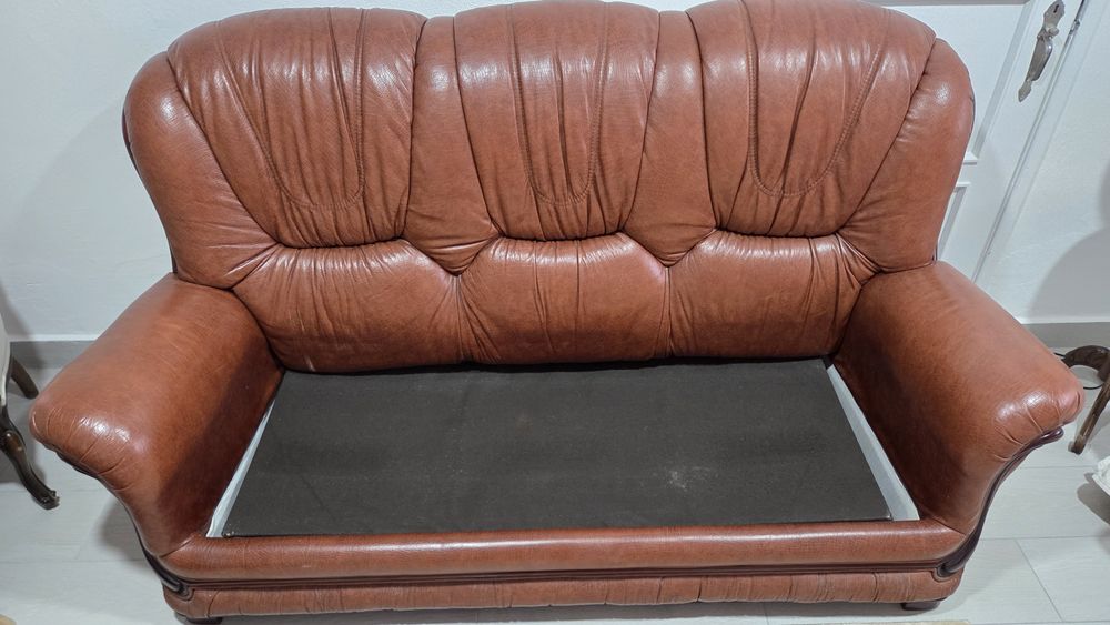 Sofá cama em pele