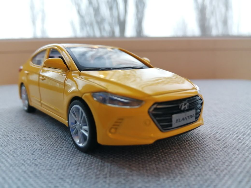 Масштабная модель машинка Hyundai Elantra