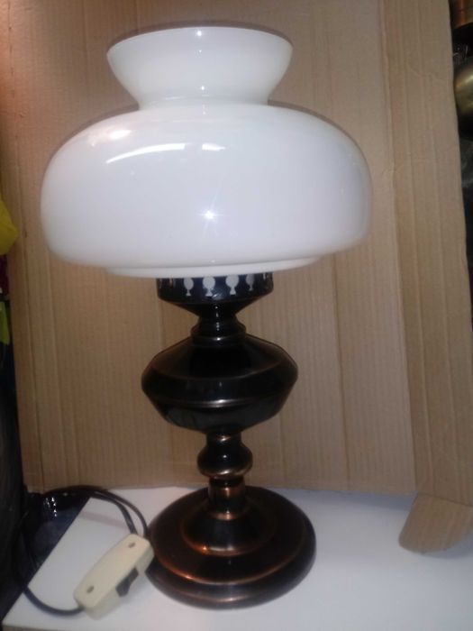 Duże lampy retro stołowo - gabinetowe a'la naftowe