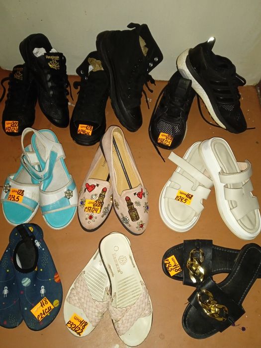 Тапки,туфли,кроссовки для девочек