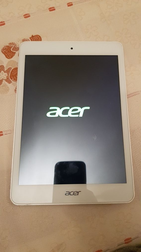 Acer Iconia A1-830 Wi-Fi - 16GB