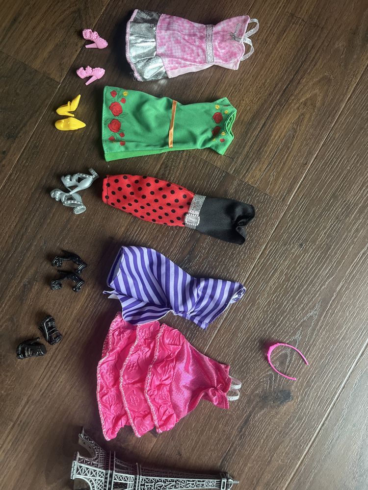 Zestaw ubranek dla Barbie inspirowany Paryżem