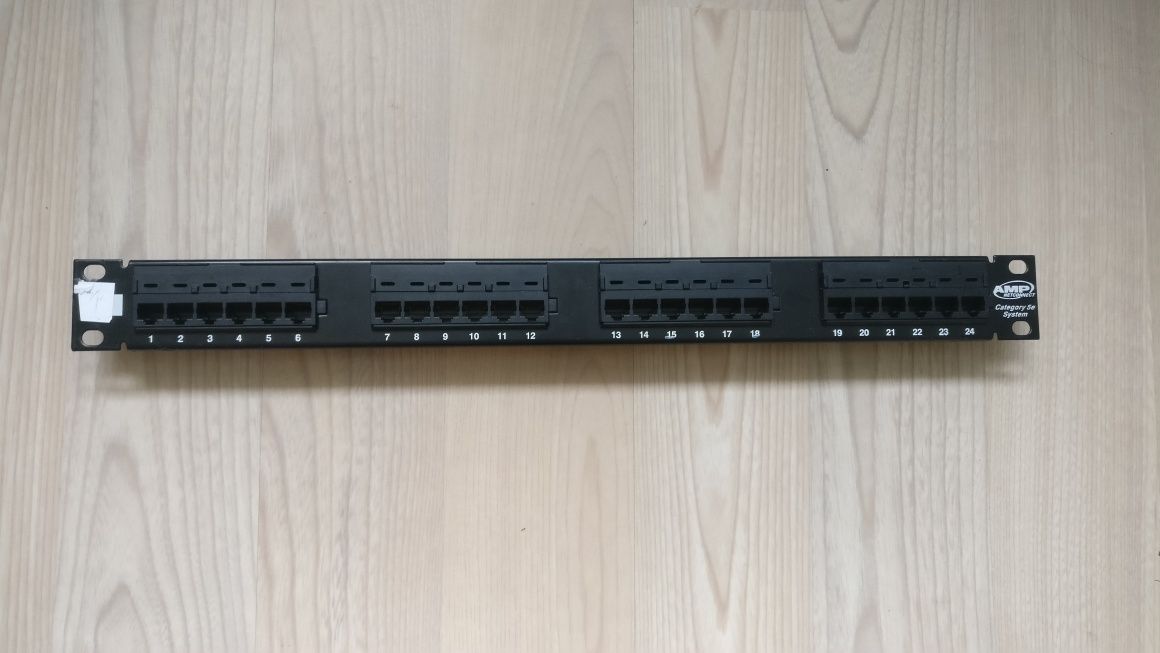Патч-панель, Cat.5e, UTP, 1U AMP Netconnect 24 порта 406330-1