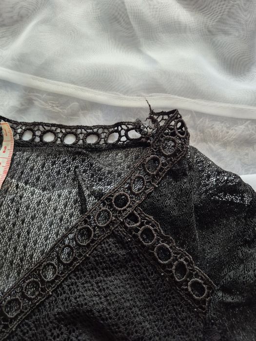 Czarna sukienka koronkowe Bershka r. M
