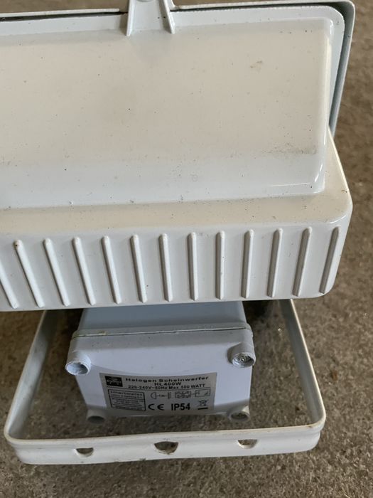 Vendo foco elro novo