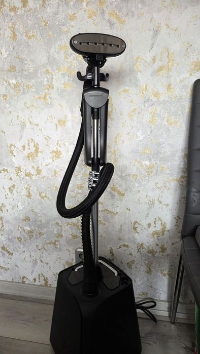 Parownica do ubrań SteamOne