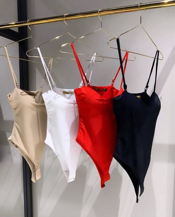 Боді базовий з чашками