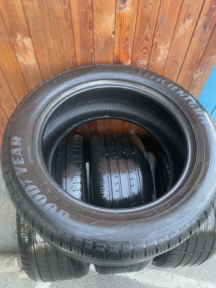 Гума 285/50 R20 Good Year Efficient Grip 4шт