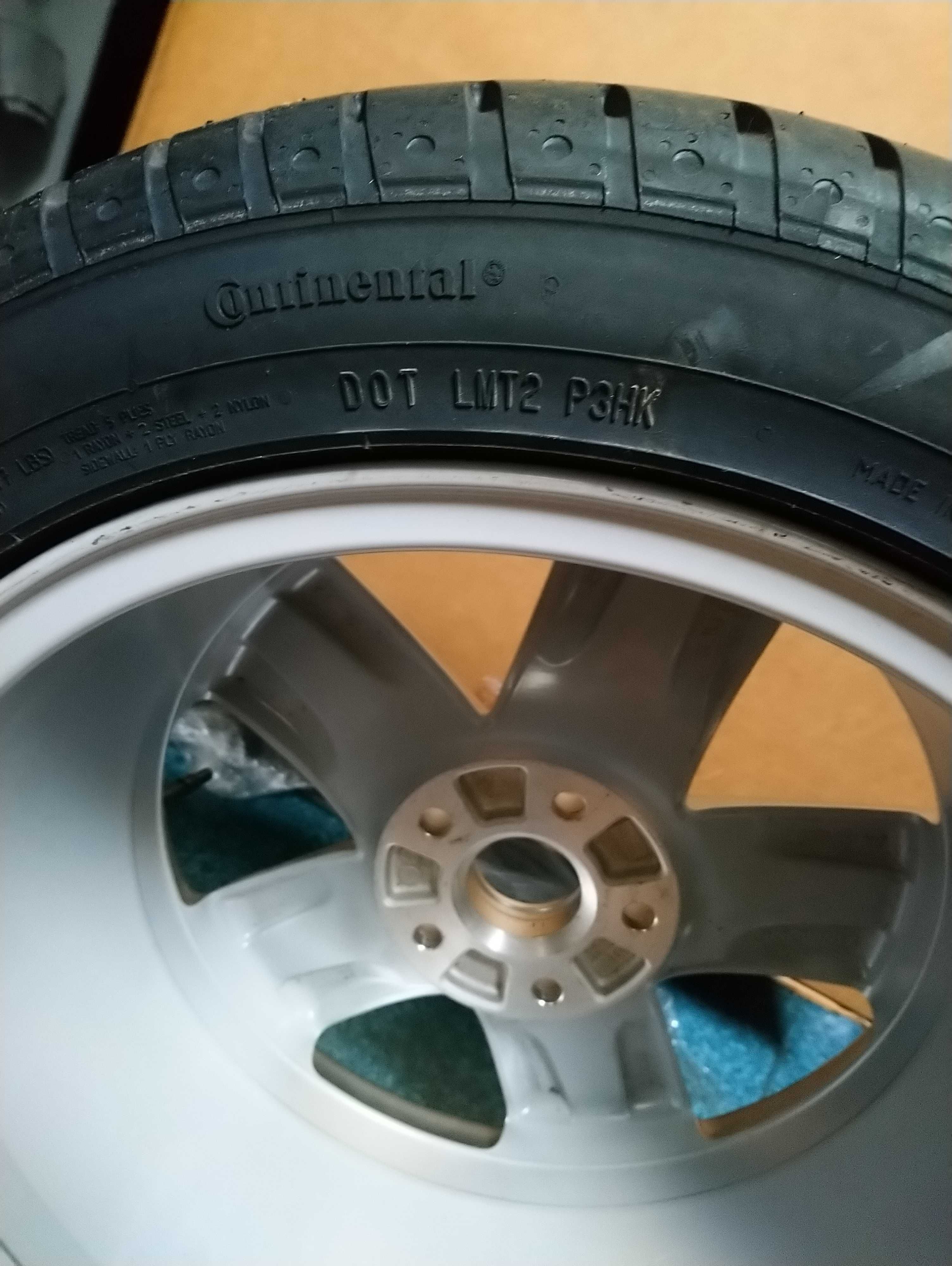 Alufelga 17"+opona 235/45 R17 NOWA+4 felgi używane VW Pasat Golf Jetta
