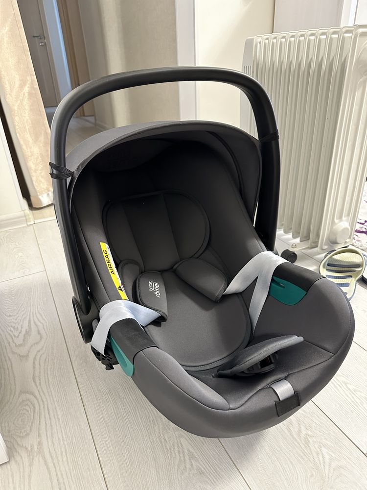 Автокресло Britax-Romer Baby-Safe3 i-Size Midnight Grey