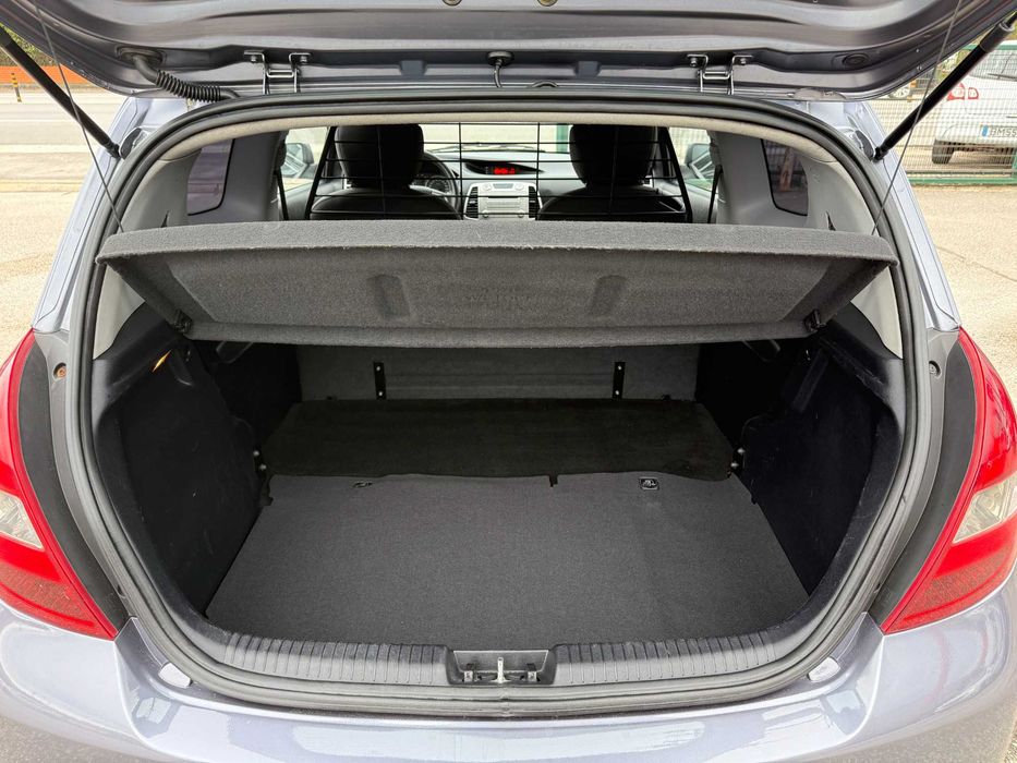 Hyundai i20 1.4 CRDi van (iva dedutível)