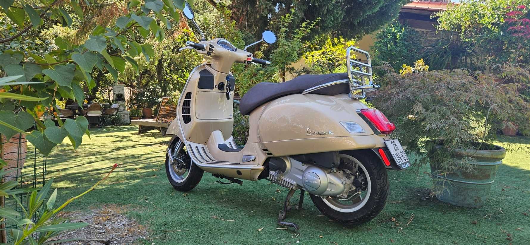 VESPA 300 (Piaggio MP3 300)