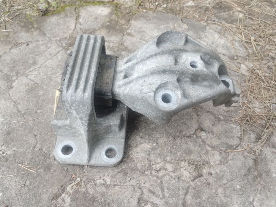 Подушка двигателя Рено Меган 3 112100020R гідроопора