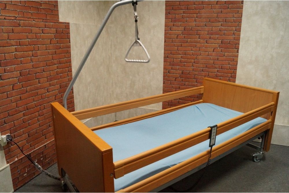 wynajem łóżko rehabilitacyjne elekt regulowane i podnoszone 120 zł m-c