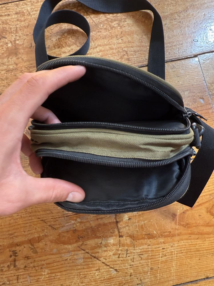 Bolsa Carhartt.