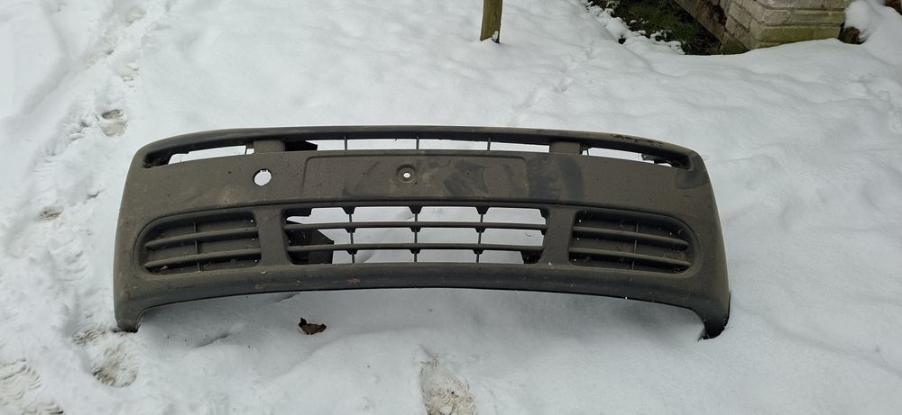 Zderzak vivaro plastikowy