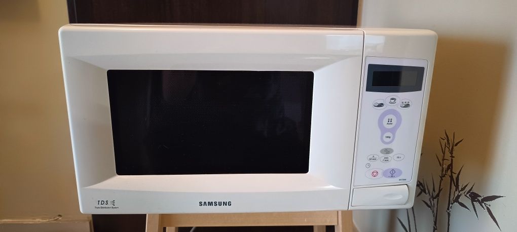 Kuchenka mikrofalowa SAMSUNG