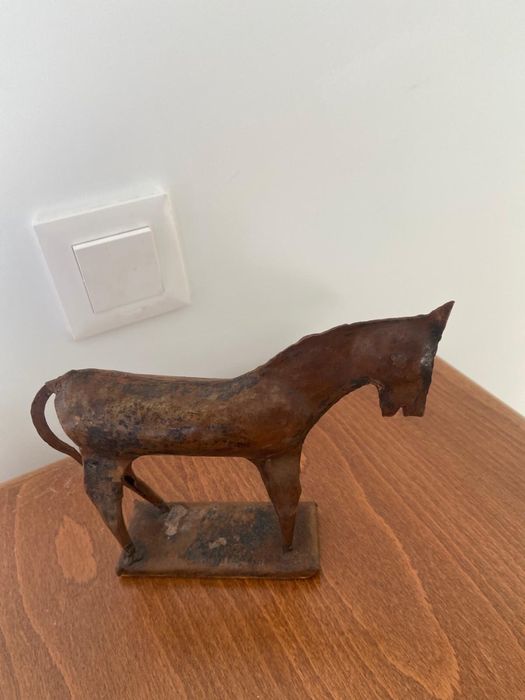Cavalo decorativo em ferro