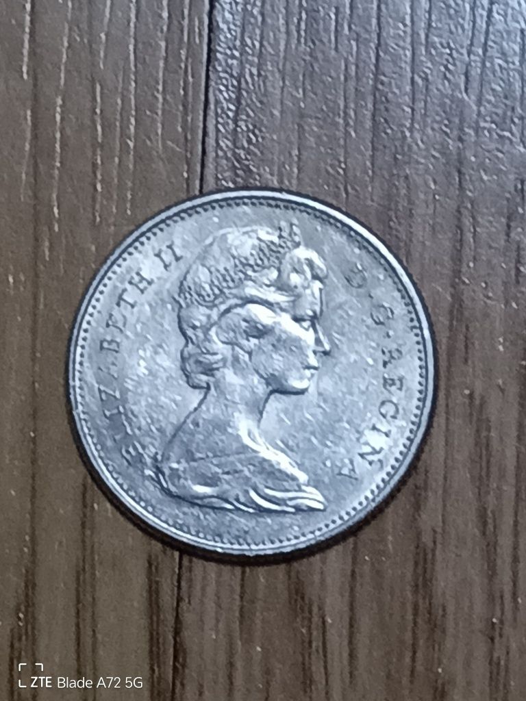 Várias moedas em prata
