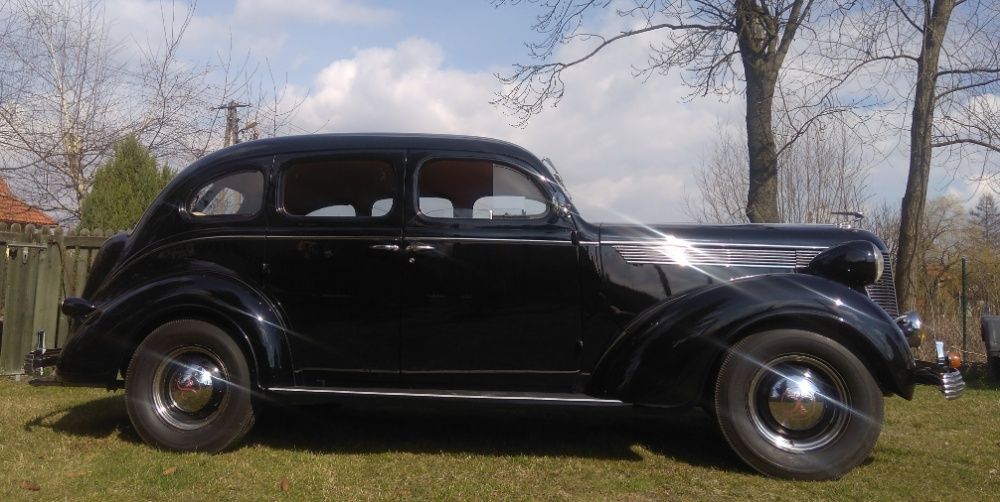 Zabytkowe auto do ślubu oryginalny amerykański samochód deSoto 1937 r.
