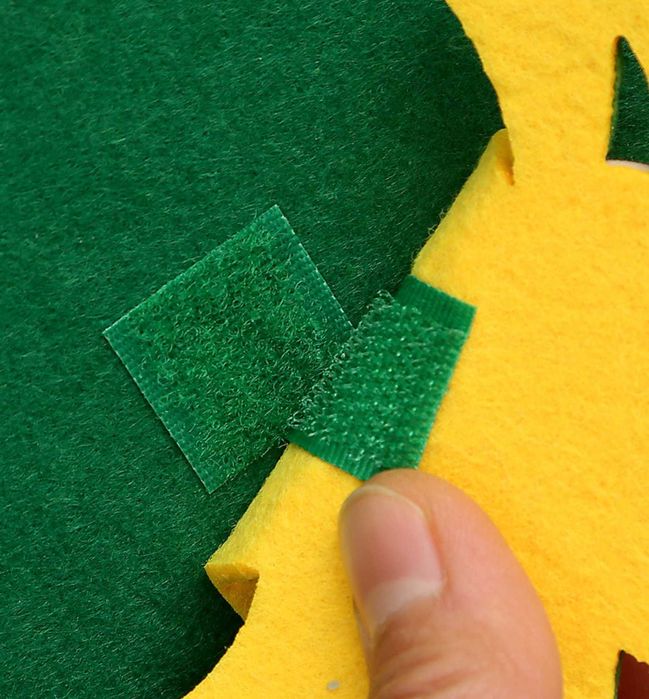 Фетрова ялинка з 32 іграшками та світлодіодною гірляндою на 3 м