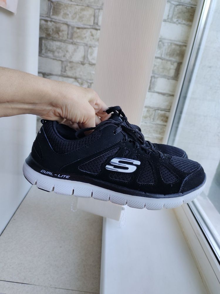 Кросівки Skechers