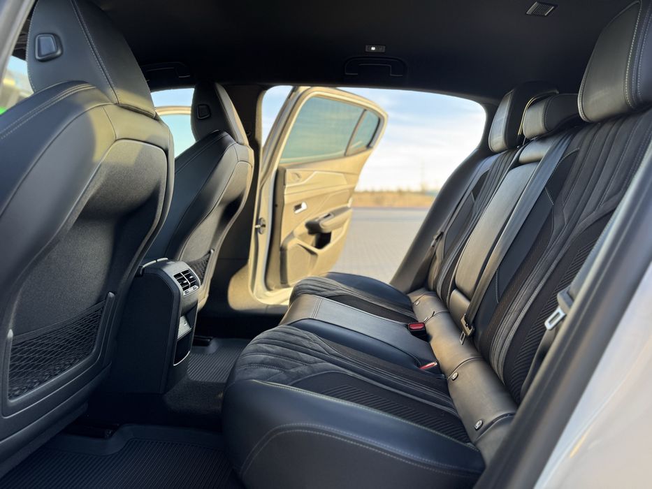 Продам Peugeot 408 GT-Line 2023 года