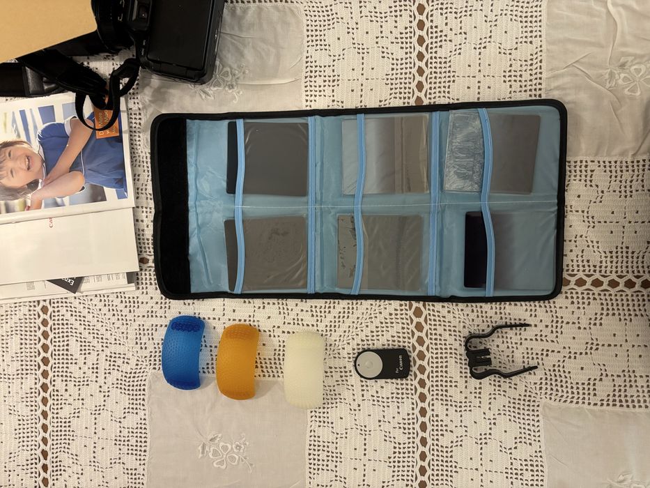 Canon EOS Rebel T3i (600D) + Lente 18-135mm + Acessórios