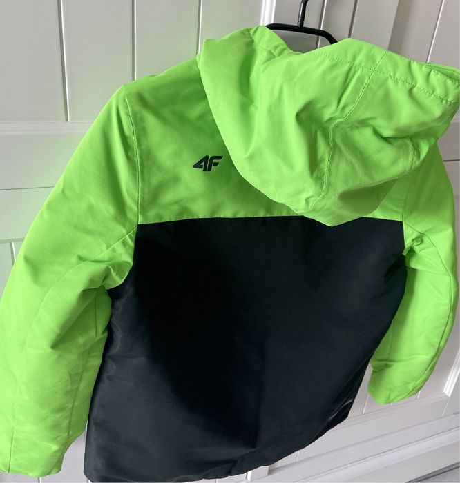 Kurtka zimowa dla chłopca 4 F rozmiar 146