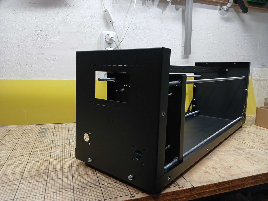 Новинка! Легкий корпус LiFePO4 фактор 8x280/304/310/314Aч та 16х105 Ач