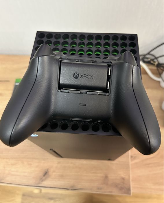 Xbox Series X 1TB + Hitman 3