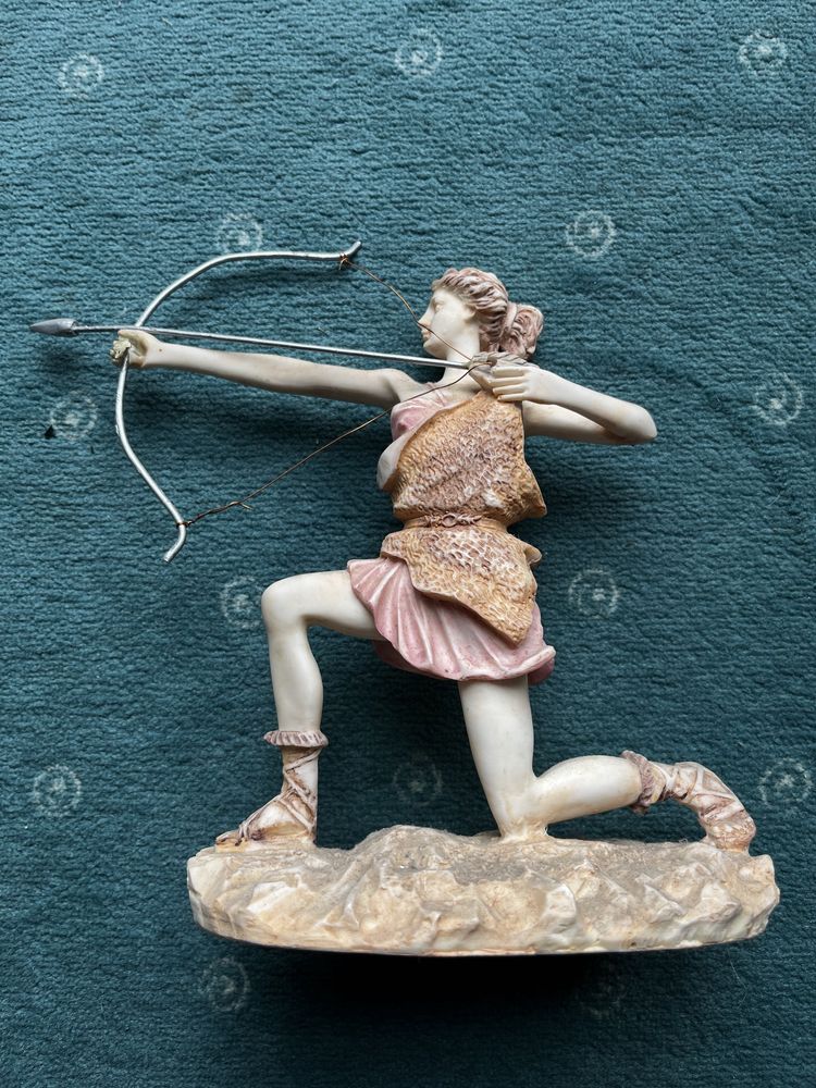 Figurka rzeźba Grecka, piekna 25 cm Hera Artemida dzielo pamiatka łuk