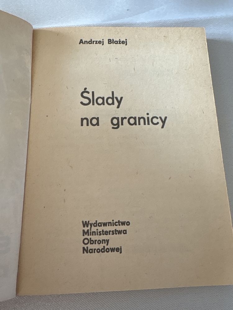Ślady na granicy