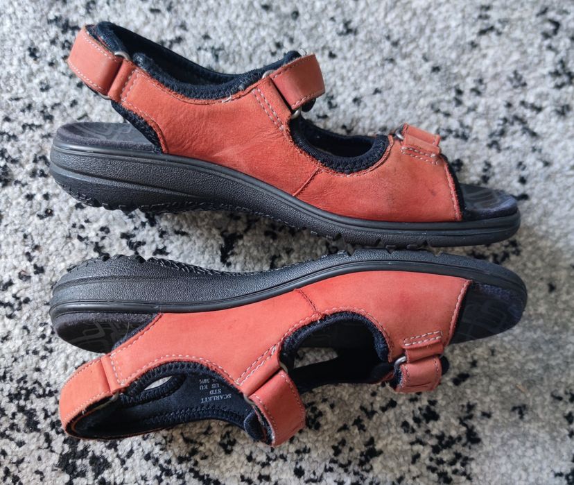 Дуже стильні і комфортні босоножки від бренду hotter scarlett nubuck