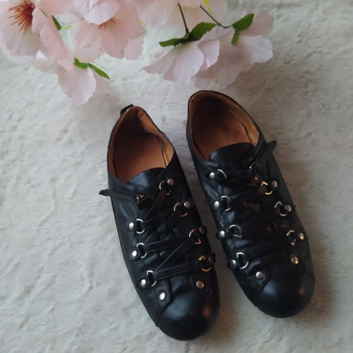 Czarne buty Julia Monti skóra naturalna 37 na rzep ćwieki wygodne okaz