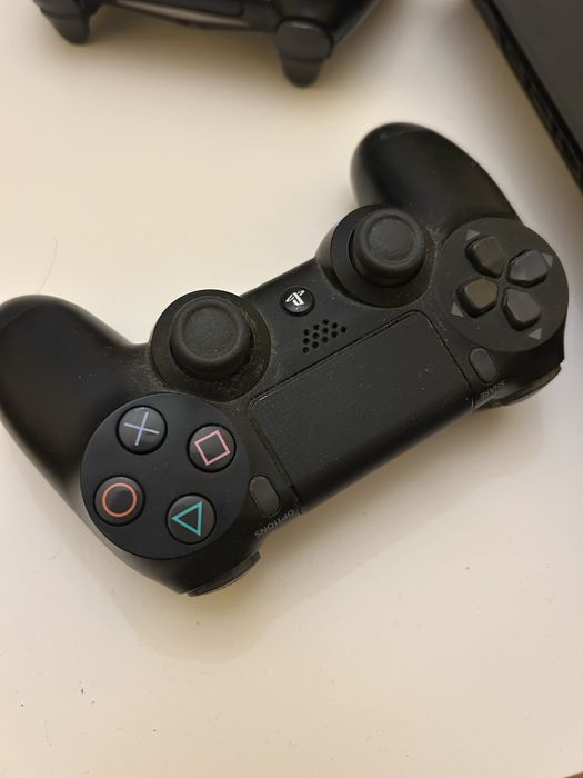 Ps4 slim 1tb 2 pady
