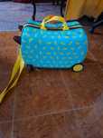 Vende-se 2 malas de criança - trolley de bananas - usadas 1 vez