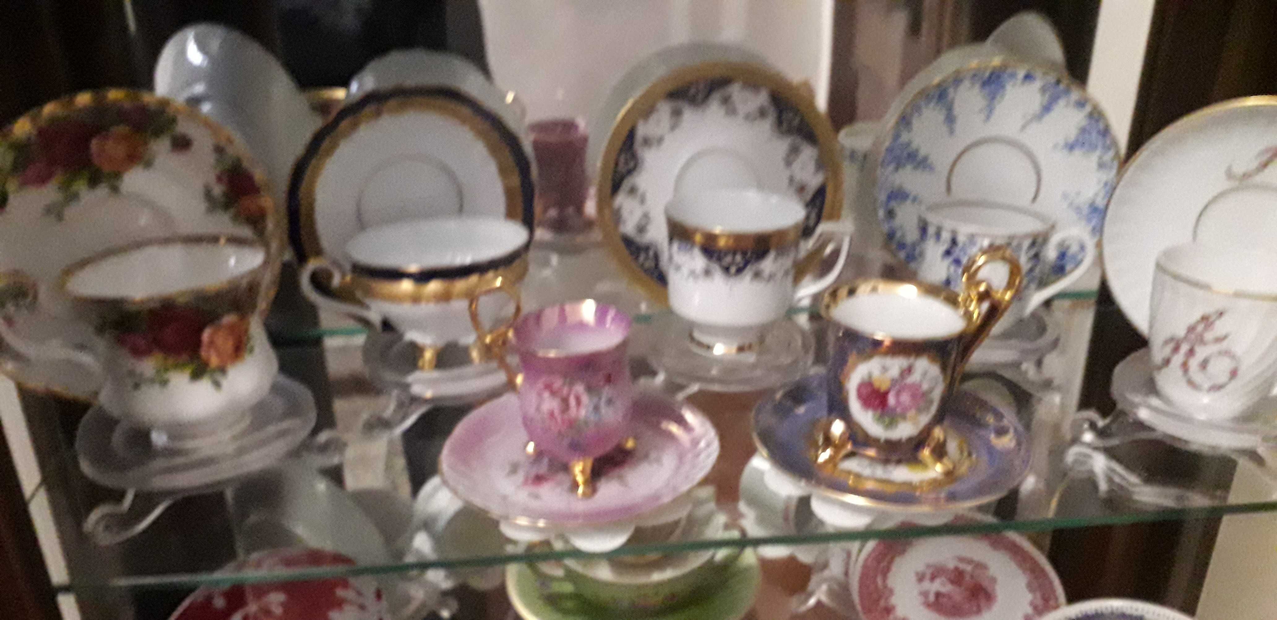 Chávenas novas em porcelana