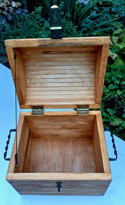 Сундук дерев'яний