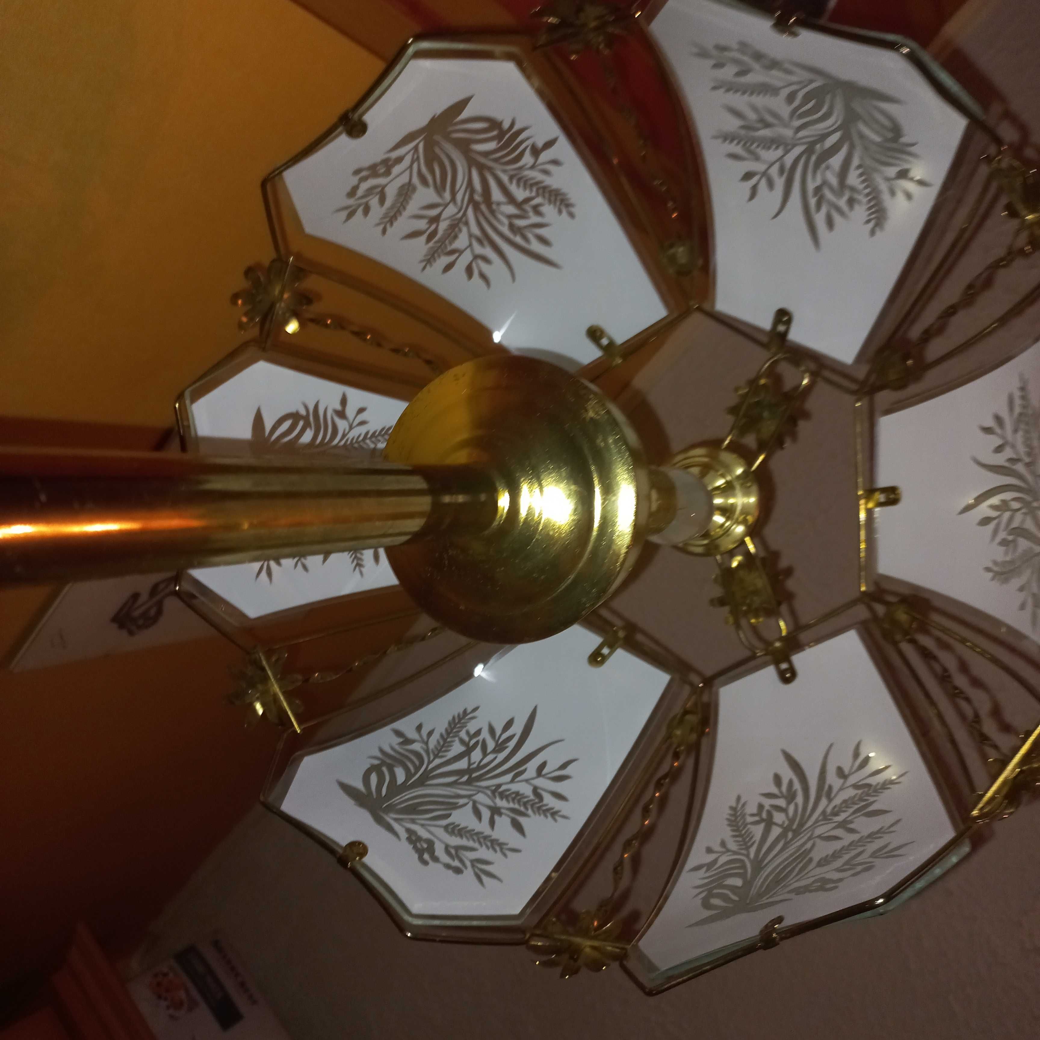 Lampa z stojakiem na kwiaty