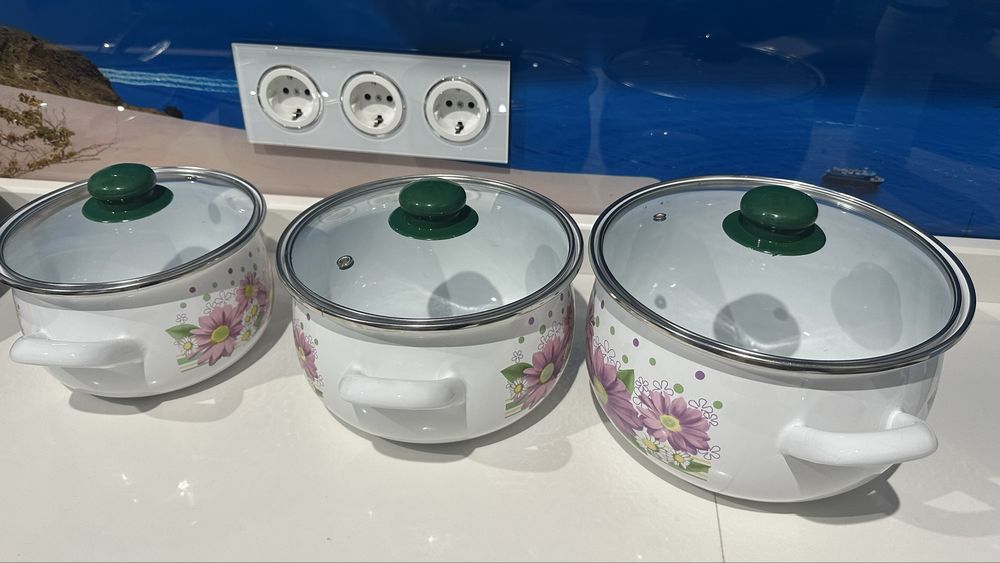 Набір емальованих каструль