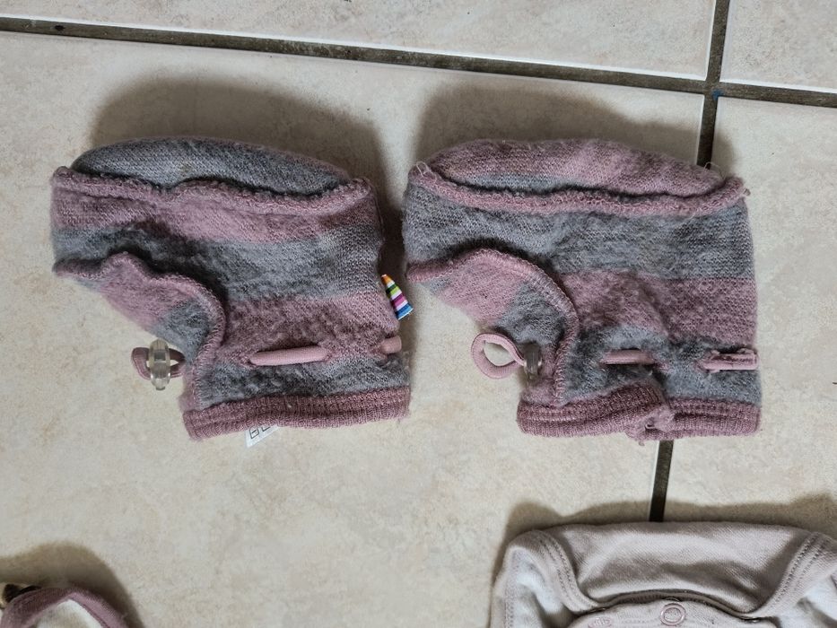 Zestaw z wełny merino body spodenki czapki botki Name IT Joha 56/62