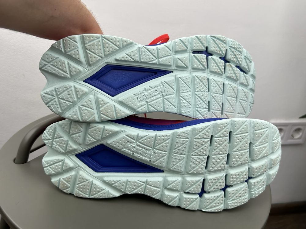 Оригінал! Кросівки Hoka Mach 4 42.5 розмір 03549