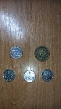 Монеты:кроны,фунты ,центы,