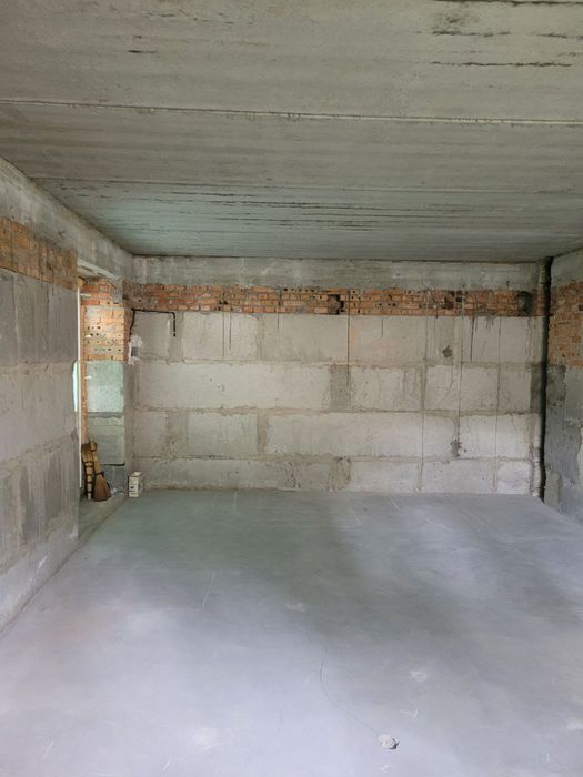 Продаж приміщення в Парковій Оселі