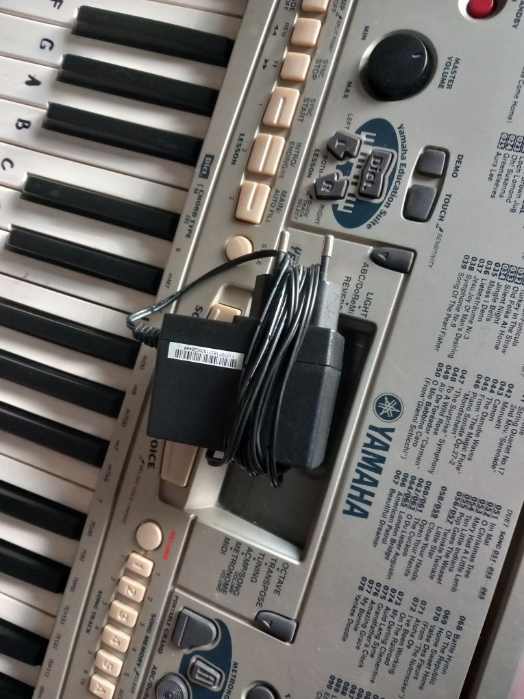 Yamaha ez-30 keyboard