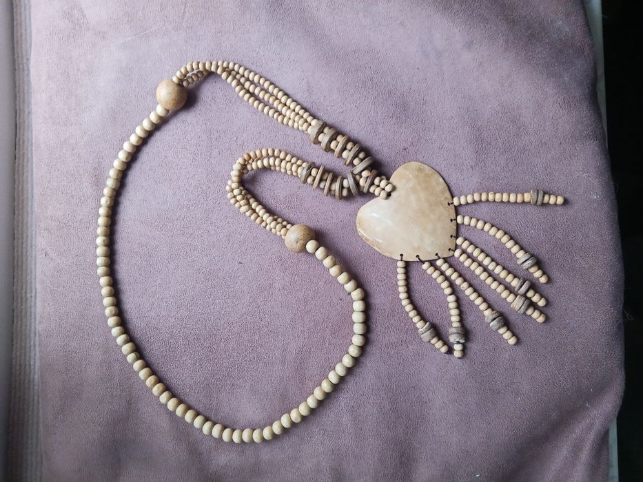 Ожерелье из дерева из Батуми