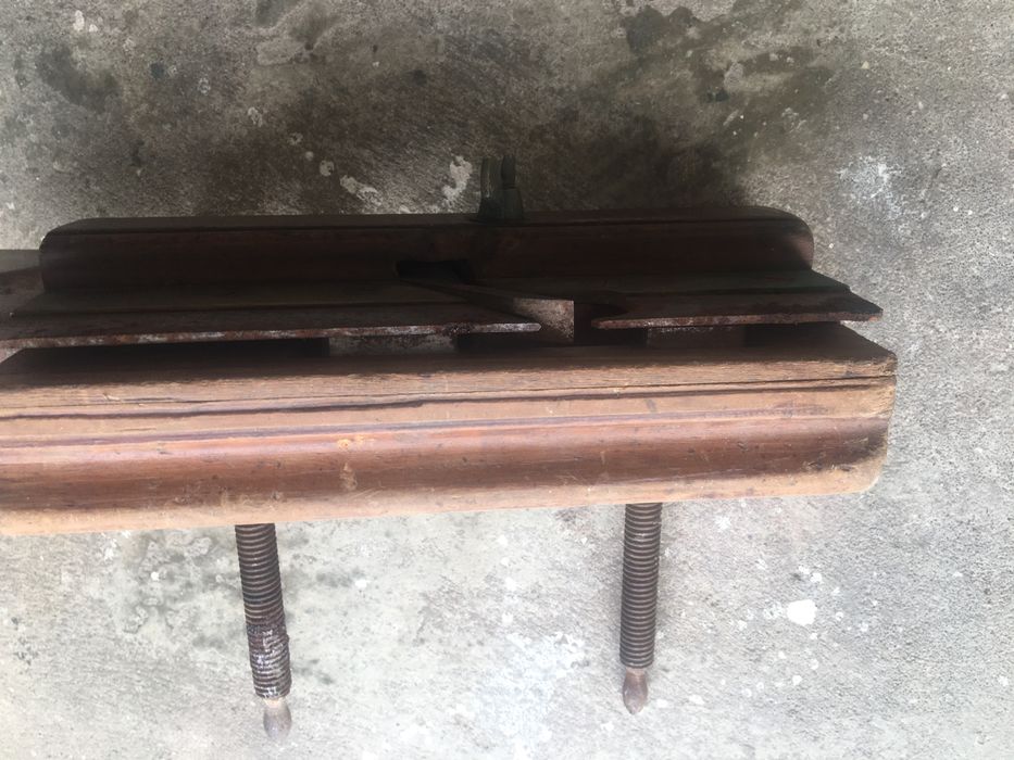 Serrote de Arco (Novo) e plaina especial de moldes